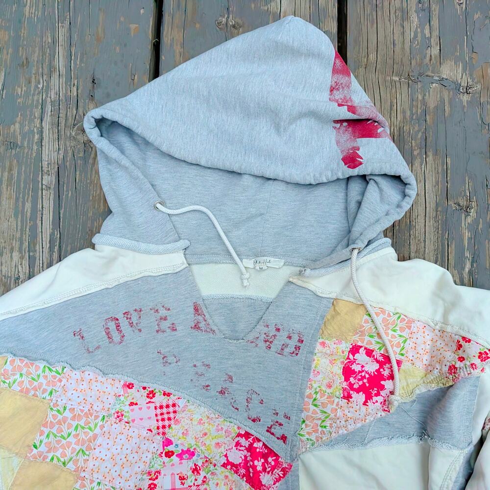 Oli & Hali Patchwork Boho Graphic Pullover Hoodie M Rock and Roll Mixed Media - Picture 2 of 6